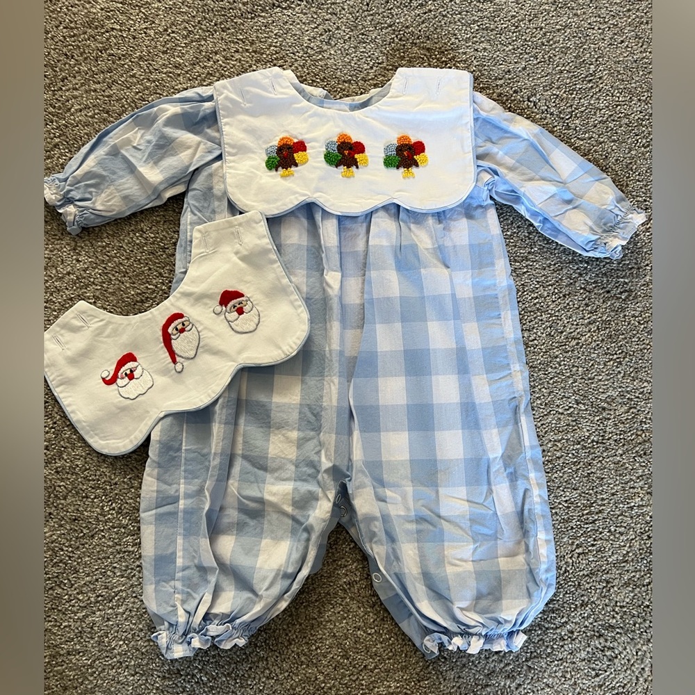 Busy Bees Smocks Interchangeable French Knot Bib One-Pice Body Suit, size 9m